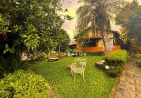 Foto 1 de Casa com 3 Quartos à venda, 390m² em Jardim Cascata, Teresópolis
