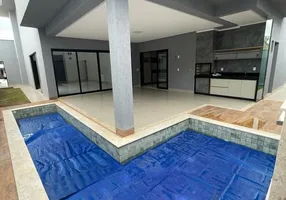 Foto 1 de Casa de Condomínio com 4 Quartos à venda, 208m² em Parque Atheneu, Goiânia