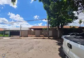 Foto 1 de Casa com 3 Quartos à venda, 300m² em Champagnat, Londrina