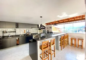 Foto 1 de Casa de Condomínio com 4 Quartos à venda, 220m² em Araras, Teresópolis