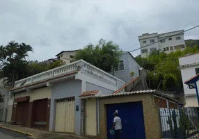 Foto 1 de Casa com 4 Quartos à venda, 400m² em Centro, Valença