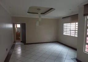 Foto 1 de Casa com 4 Quartos para alugar, 200m² em Cazeca, Uberlândia