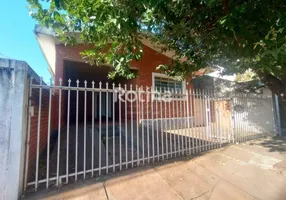 Foto 1 de Casa com 3 Quartos para alugar, 110m² em Brasil, Uberlândia