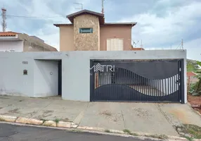 Foto 1 de Casa com 3 Quartos à venda, 153m² em Vila Harmonia, Araraquara