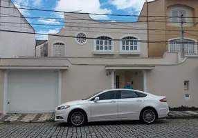 Foto 1 de Sobrado com 6 Quartos à venda, 298m² em Jardim Santa Carolina, Mogi das Cruzes