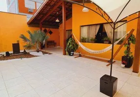 Foto 1 de Casa com 4 Quartos à venda, 220m² em Enseada, Guarujá