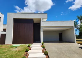 Foto 1 de Casa de Condomínio com 4 Quartos à venda, 230m² em Residencial Goiânia Golfe Clube, Goiânia