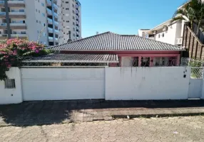 Foto 1 de Casa com 4 Quartos à venda, 158m² em Estreito, Florianópolis