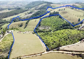 Foto 1 de Fazenda/Sítio com 3 Quartos à venda, 200m² em Zona Rural, Pinhalzinho