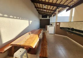 Foto 1 de Casa com 3 Quartos à venda, 55m² em Jardim Alterosa, Betim