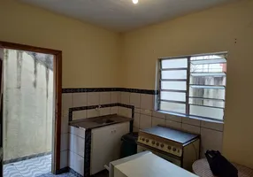 Foto 1 de Casa com 1 Quarto para alugar, 35m² em Jardim Oliveiras, Taboão da Serra