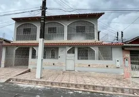 Foto 1 de Sobrado com 4 Quartos à venda, 284m² em Flores, Manaus