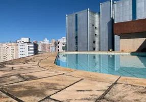 Foto 1 de Cobertura com 3 Quartos para venda ou aluguel, 600m² em Gonzaga, Santos