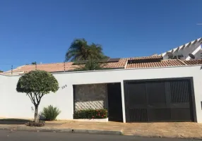 Foto 1 de Casa com 3 Quartos à venda, 200m² em Jardim das Roseiras, Araraquara