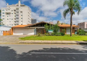 Foto 1 de Casa com 2 Quartos para alugar, 332m² em Água Verde, Curitiba
