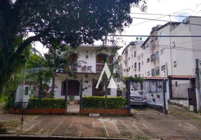 Foto 1 de Casa com 3 Quartos à venda, 286m² em Teresópolis, Porto Alegre