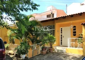 Foto 1 de Casa com 4 Quartos à venda, 198m² em Vila Assunção, Porto Alegre