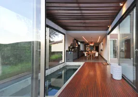Foto 1 de Casa de Condomínio com 3 Quartos à venda, 370m² em Balneario Água Limpa, Nova Lima