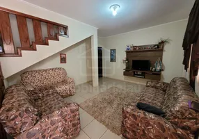 Foto 1 de Casa com 4 Quartos à venda, 210m² em Jardim Nova Jau, Jaú