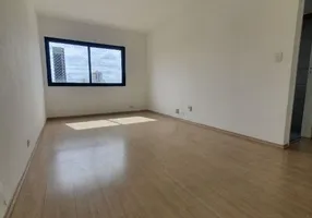 Foto 1 de Apartamento com 1 Quarto para alugar, 43m² em Aclimação, São Paulo