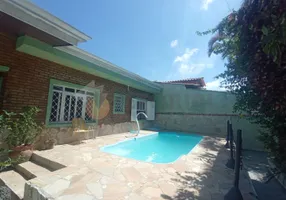 Foto 1 de Casa com 3 Quartos à venda, 228m² em Praia Das Palmeiras, Caraguatatuba