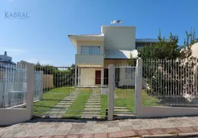 Foto 1 de Casa com 3 Quartos para alugar, 174m² em Coqueiros, Florianópolis