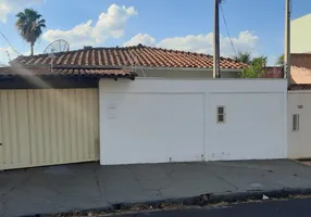 Foto 1 de Casa com 3 Quartos para alugar, 165m² em Jardim Ricetti, São Carlos