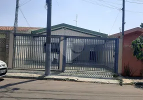 Foto 1 de Casa com 3 Quartos à venda, 137m² em Jardim São João Batista, São Carlos