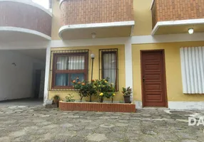 Foto 1 de Casa de Condomínio com 2 Quartos à venda, 109m² em Peró, Cabo Frio