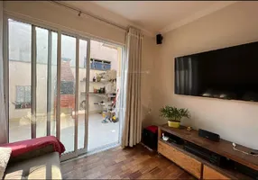 Foto 1 de Casa de Condomínio com 3 Quartos à venda, 254m² em Jardim Caboré, São Paulo