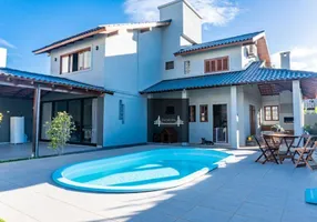 Foto 1 de Casa com 3 Quartos à venda, 244m² em Jurerê, Florianópolis