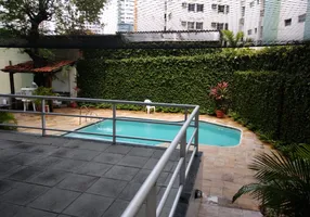 Foto 1 de Apartamento com 4 Quartos à venda, 172m² em Derby, Recife