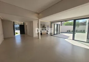 Foto 1 de Casa de Condomínio com 4 Quartos para alugar, 270m² em , Tremembé