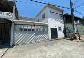 Foto 1 de Casa com 6 Quartos para alugar, 250m² em Adrianópolis, Manaus