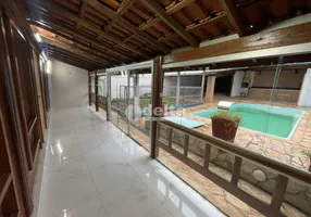 Foto 1 de Casa com 3 Quartos para alugar, 200m² em Lidice, Uberlândia