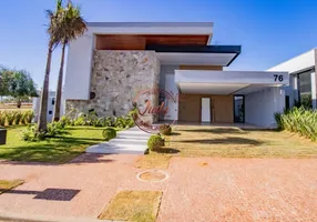 Foto 1 de Casa de Condomínio com 3 Quartos à venda, 220m² em Granja Marileusa , Uberlândia