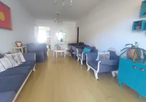 Foto 1 de Casa com 2 Quartos à venda, 124m² em Ipanema, Porto Alegre