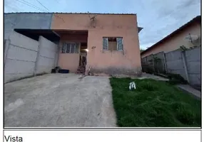 Foto 1 de Casa com 2 Quartos à venda, 54m² em Centro, Carandaí