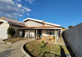 Foto 1 de Casa de Condomínio com 3 Quartos para venda ou aluguel, 300m² em Jardim Colibri, Marília