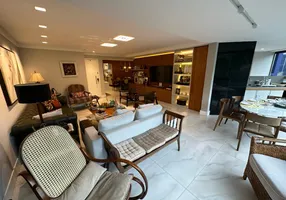 Foto 1 de Apartamento com 4 Quartos para alugar, 170m² em Praia do Canto, Vitória