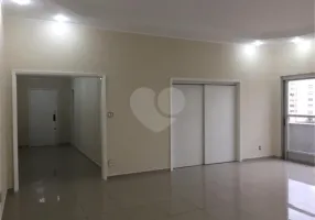 Foto 1 de Apartamento com 3 Quartos para venda ou aluguel, 230m² em Higienópolis, São Paulo