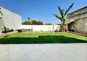 Foto 1 de Casa com 4 Quartos à venda, 395m² em Estoril, Belo Horizonte