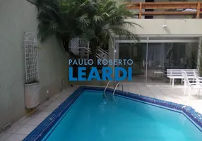 Foto 1 de Sobrado com 3 Quartos à venda, 280m² em Alto de Pinheiros, São Paulo