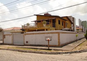 Foto 1 de Casa com 5 Quartos à venda, 232m² em Bessa, João Pessoa