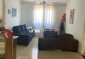 Foto 1 de Casa com 4 Quartos à venda, 204m² em Jardim Guanabara, Goiânia