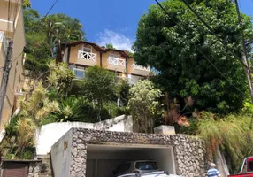 Foto 1 de Casa com 4 Quartos à venda, 900m² em Badu, Niterói