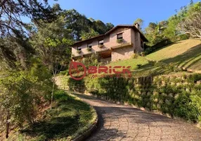 Foto 1 de Casa com 4 Quartos à venda, 390m² em Parque do Imbuí, Teresópolis