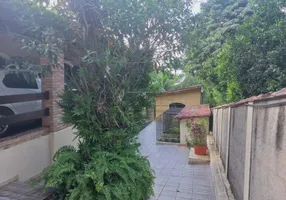 Foto 1 de Casa com 3 Quartos à venda, 450m² em Freitas, São José dos Campos