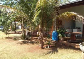 Foto 1 de Fazenda/Sítio com 5 Quartos para alugar, 500m² em Jardim Zavanella, Araraquara