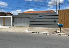 Foto 1 de Casa com 4 Quartos para alugar, 220m² em Eldorado, Arapiraca